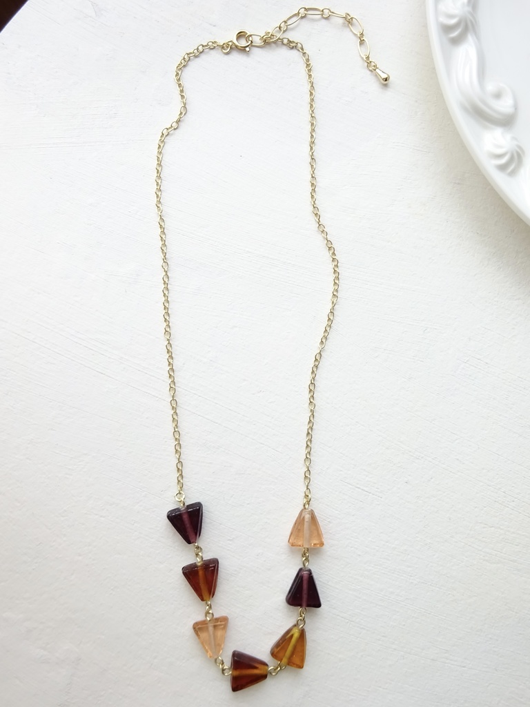 三角ガラスのネックレス・ブラウン