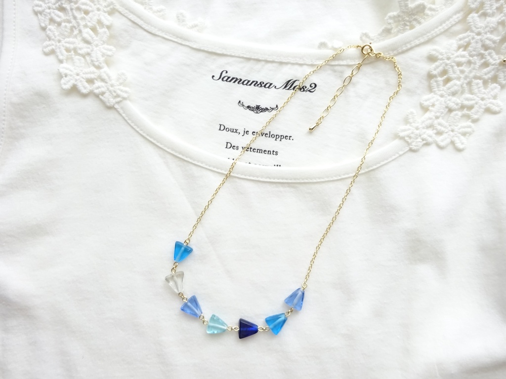 三角ガラスのネックレス・ブルー
