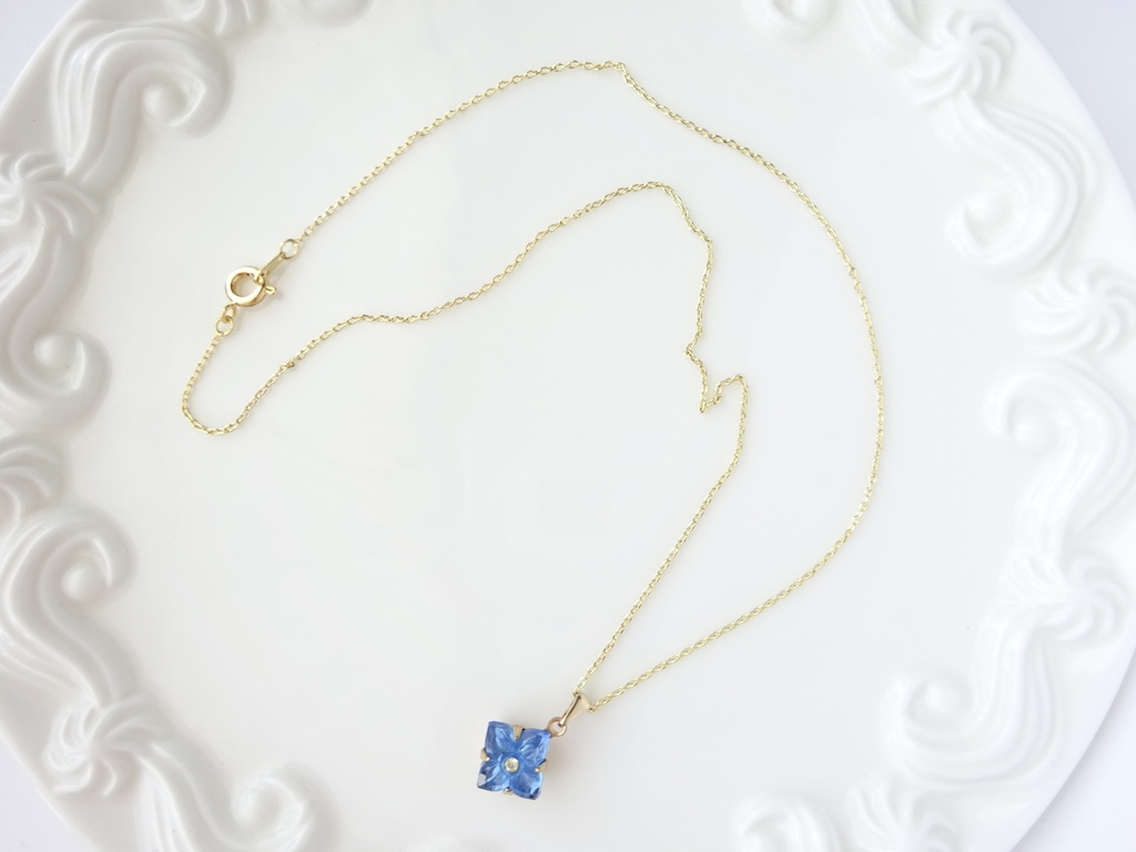 青い小さなお花のネックレス(ヴィンテージ)