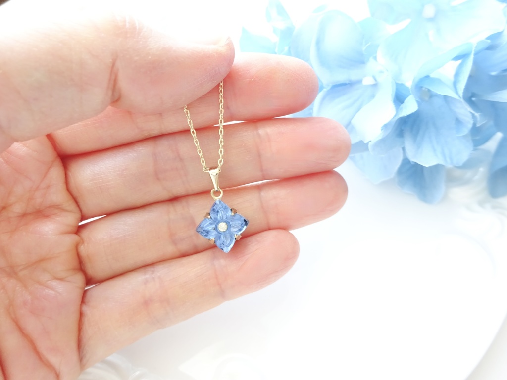 青い小さなお花のネックレス(ヴィンテージ)