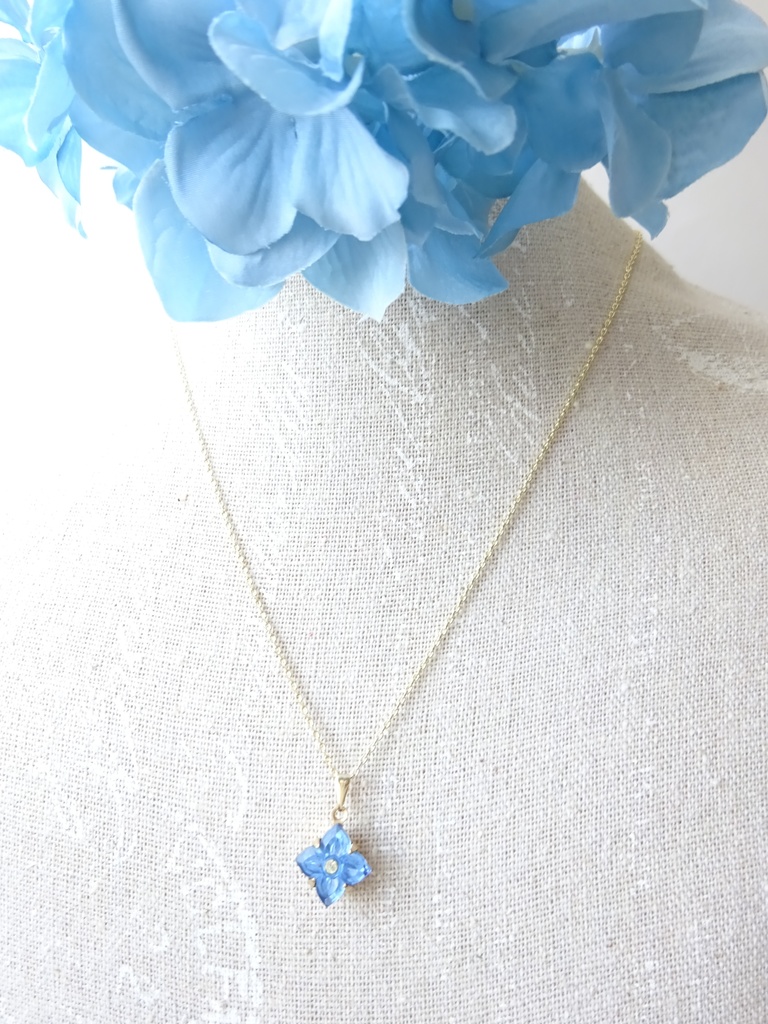 青い小さなお花のネックレス(ヴィンテージ)