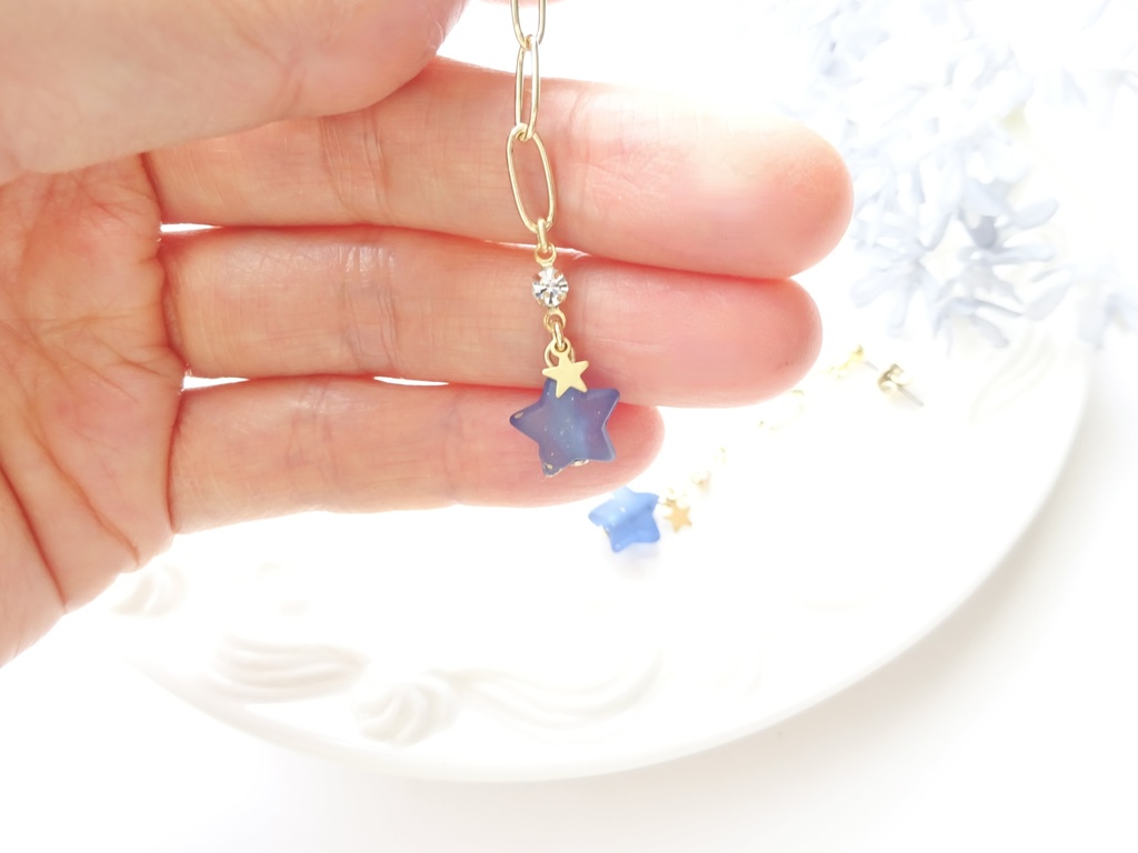 ブルースターのピアス(イヤリングOK)