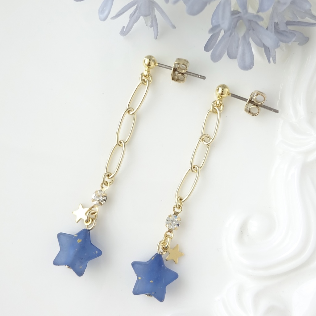ブルースターのピアス（イヤリングOK）