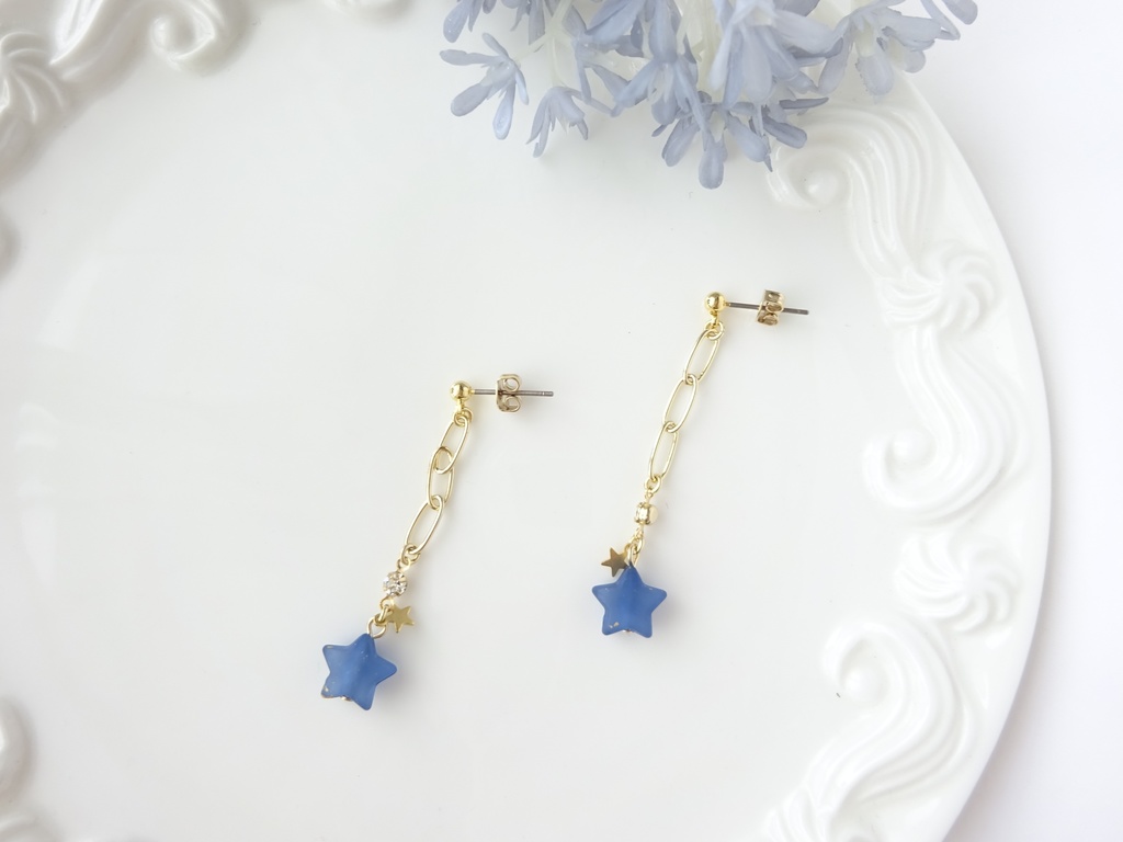 ブルースターのピアス(イヤリングOK)