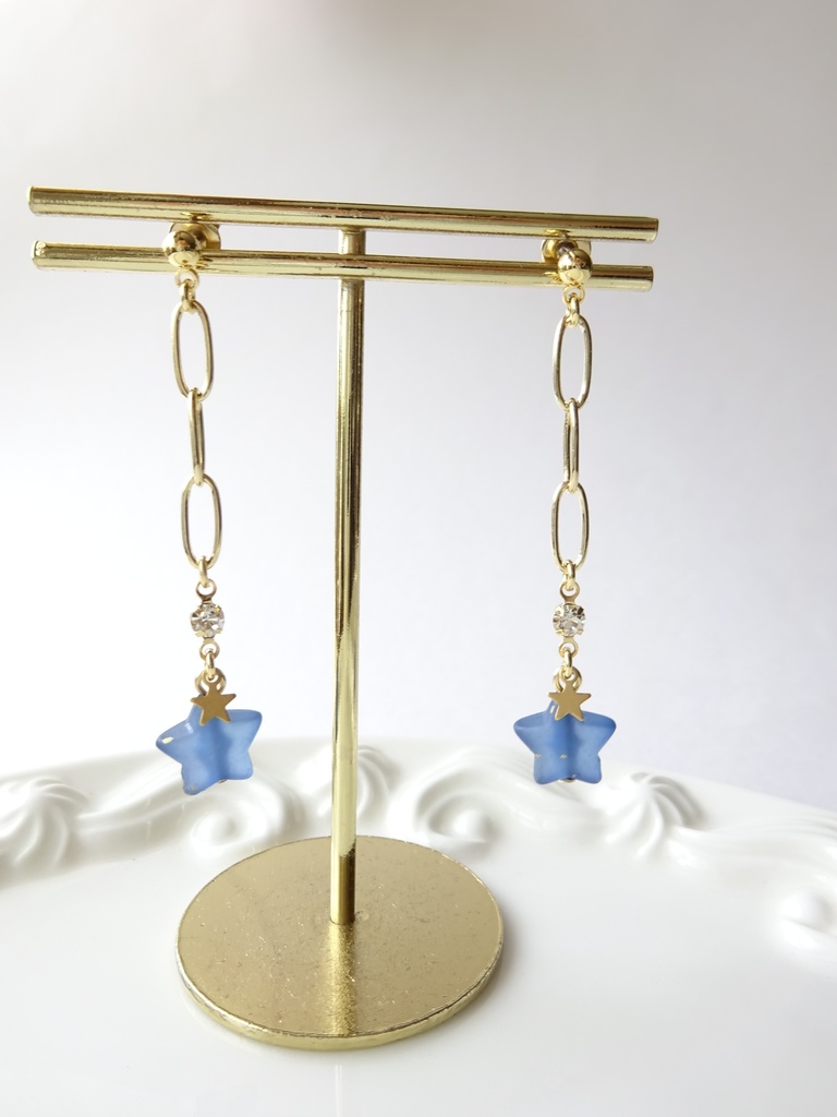 ブルースターのピアス(イヤリングOK)