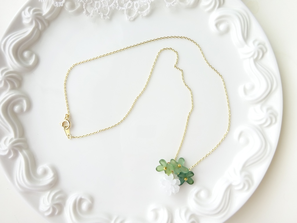 しろつめ草のネックレス