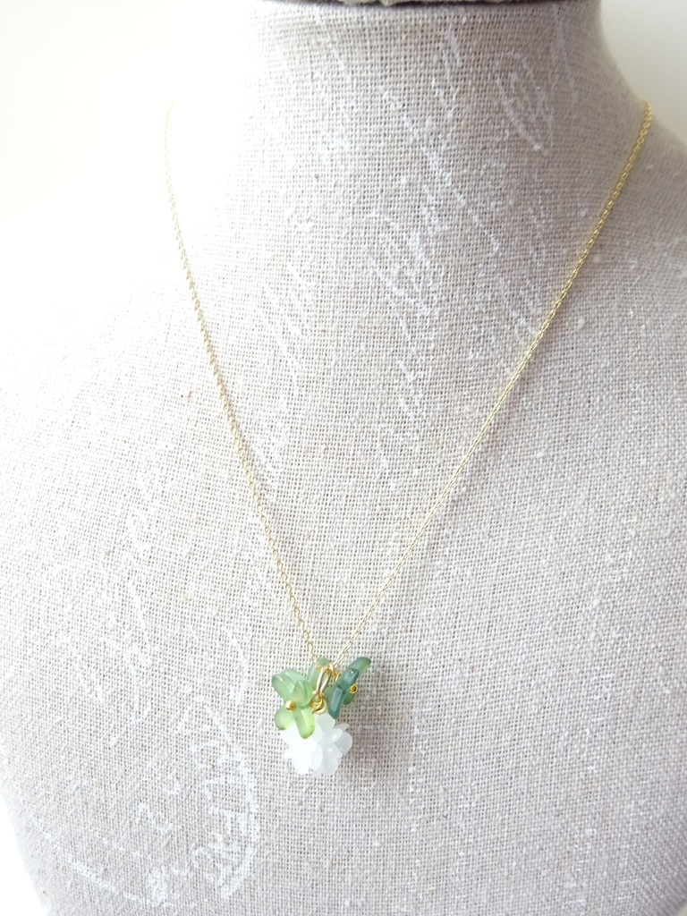 しろつめ草のネックレス