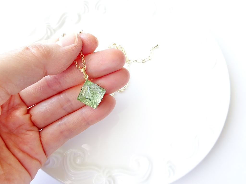 スプリンググリーンケーキ ネックレス*ヴィンテージ