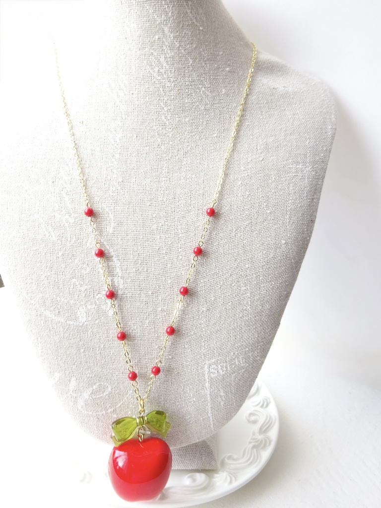 姫林檎のネックレス