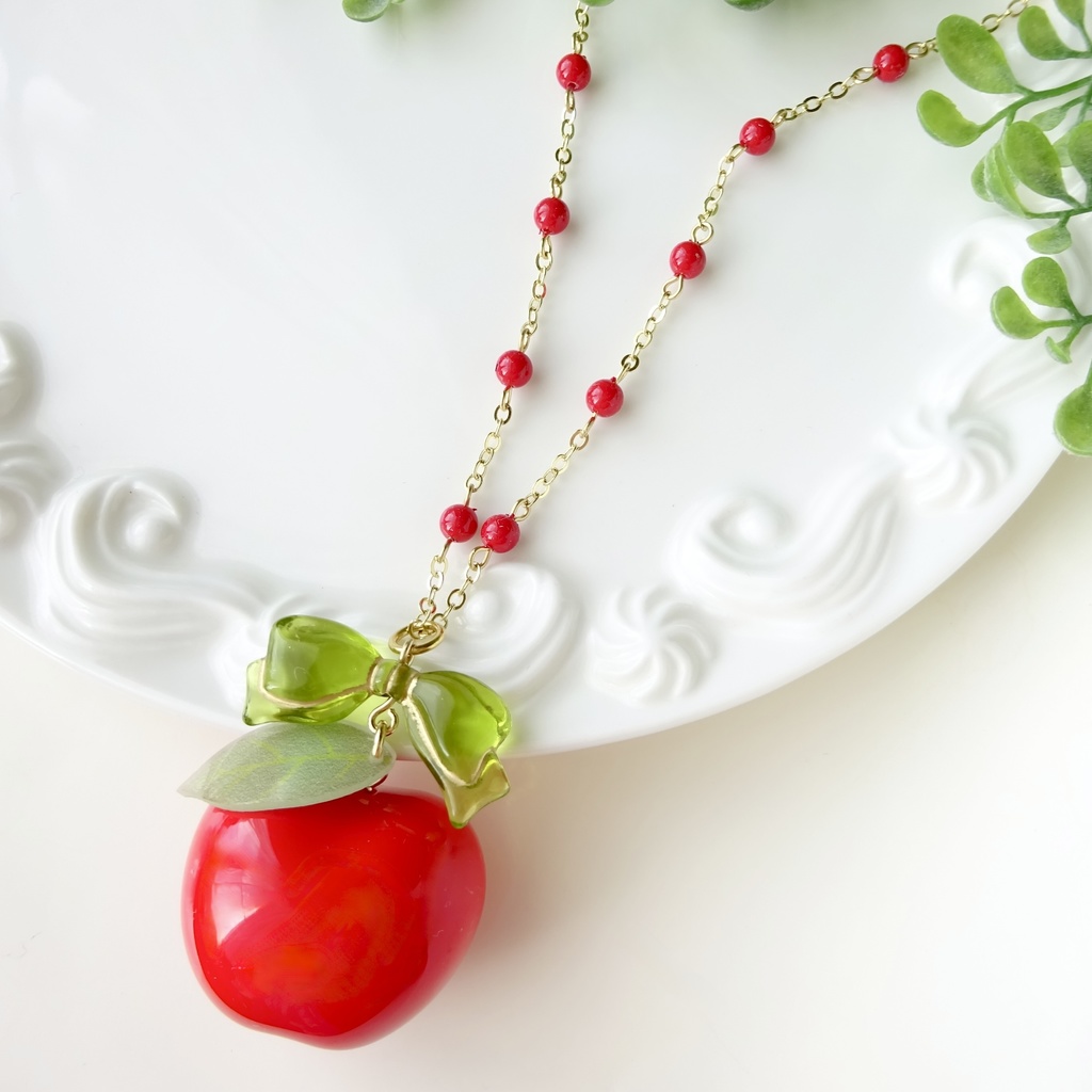 姫林檎のネックレス