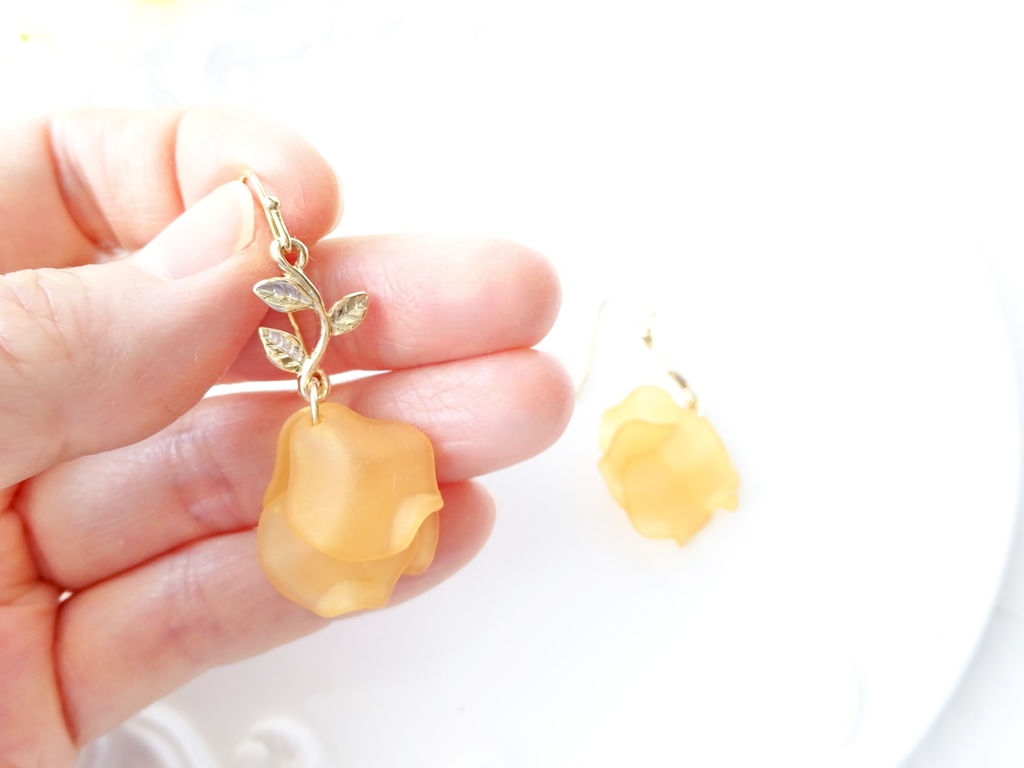 リトルローズ・オレンジ(イヤリングOK)