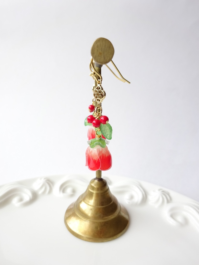 レッドフラワーベルピアス(イヤリングOK)
