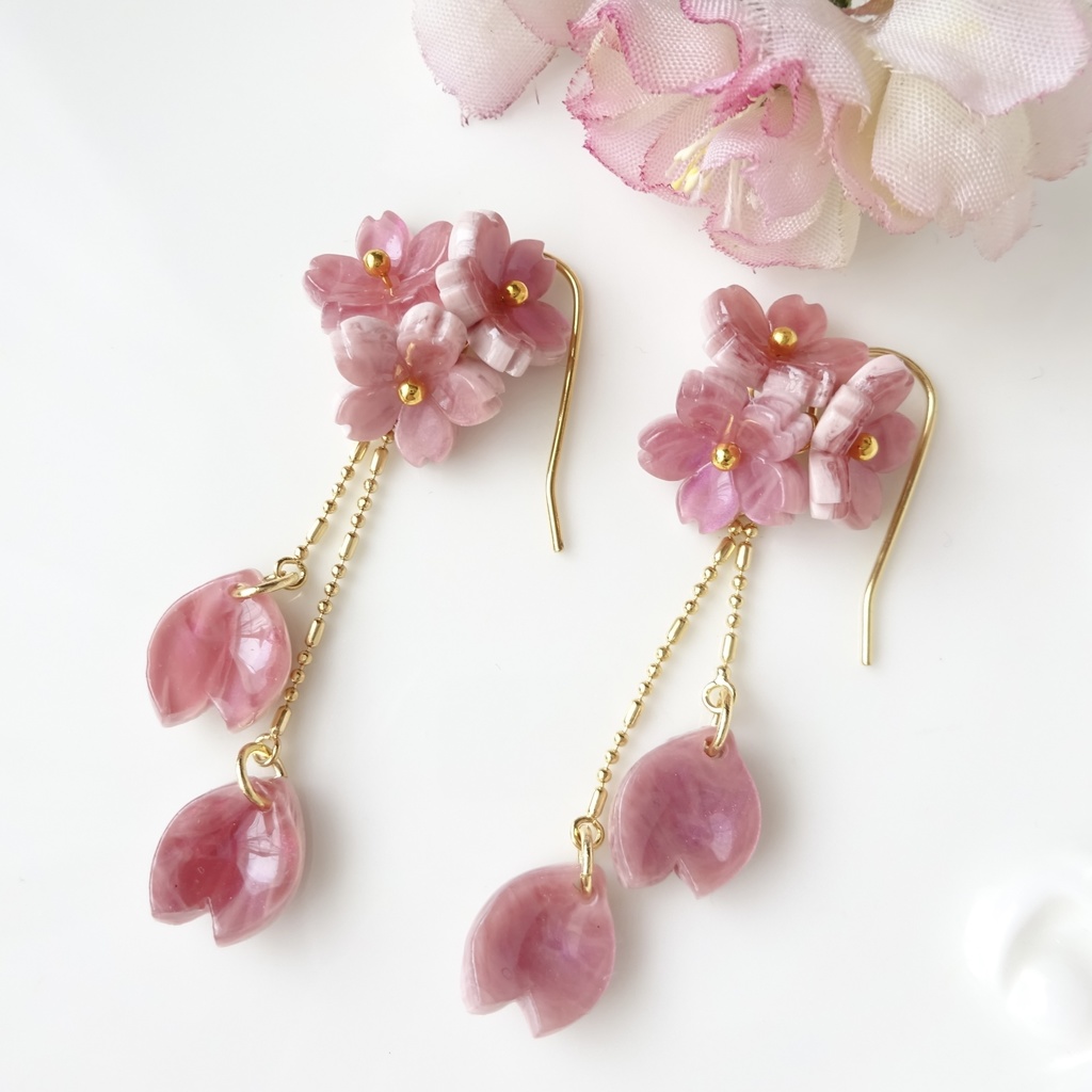 枝垂れ桜のピアス(イヤリングOK)