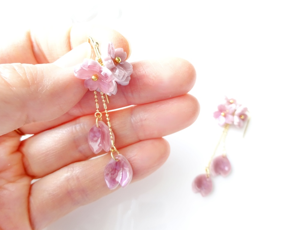 枝垂れ桜のピアス(イヤリングOK)