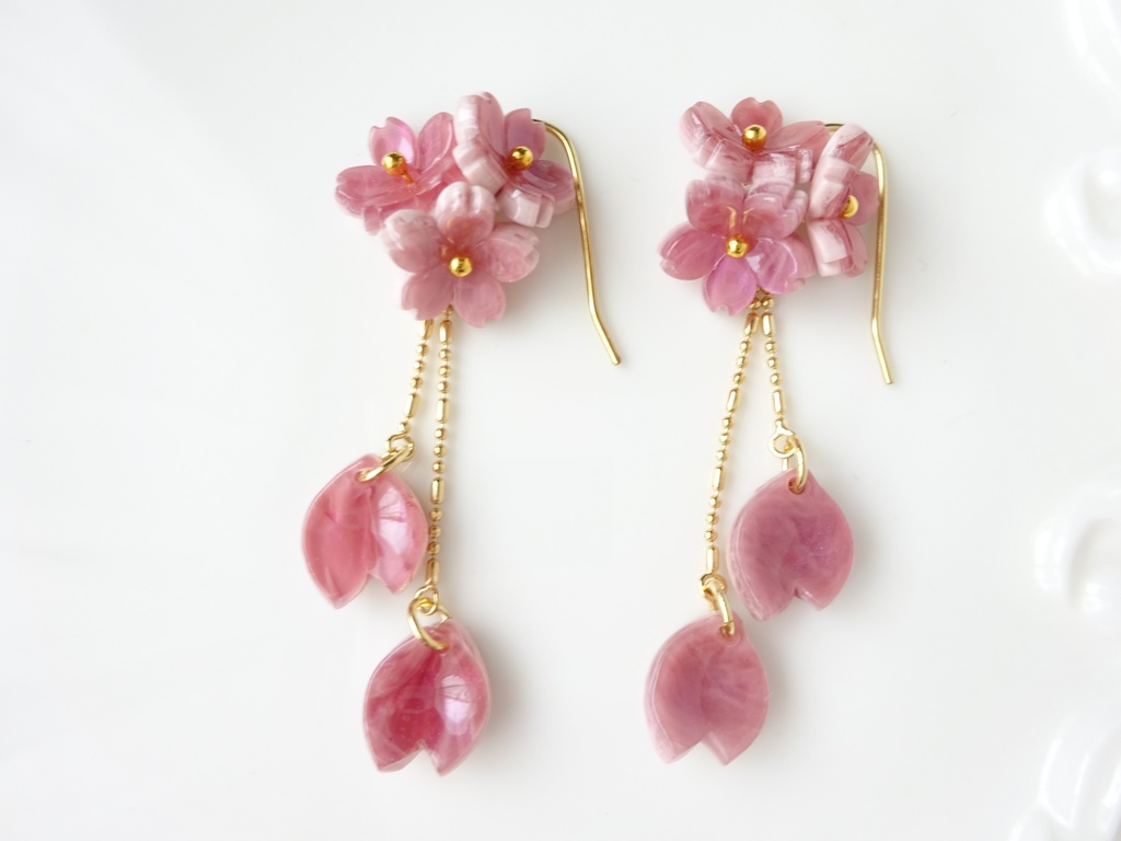 枝垂れ桜のピアス(イヤリングOK)