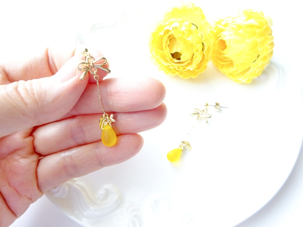 スプリングフラワードロップ・イエロー(イヤリングOK)
