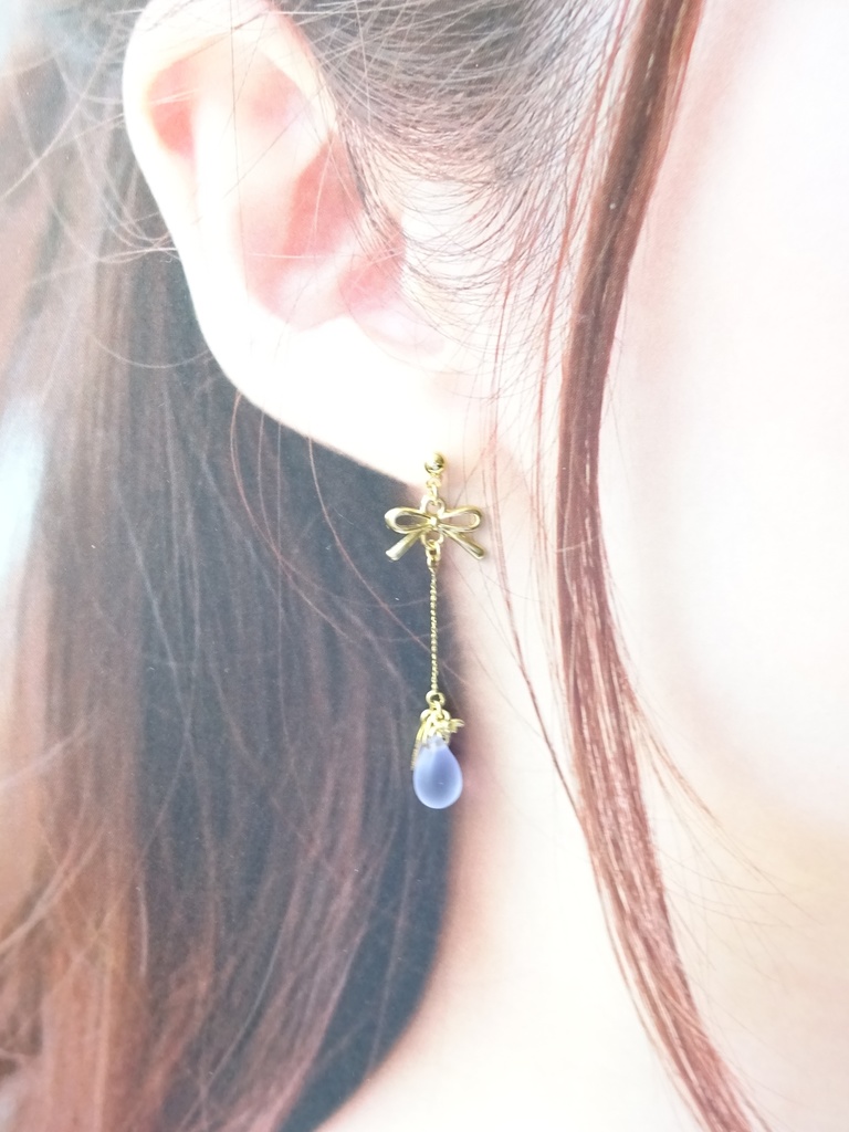 スプリングフラワードロップ・ブルー(イヤリングOK)