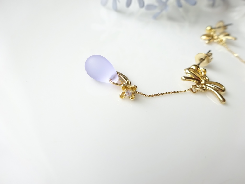 スプリングフラワードロップ・ブルー(イヤリングOK)