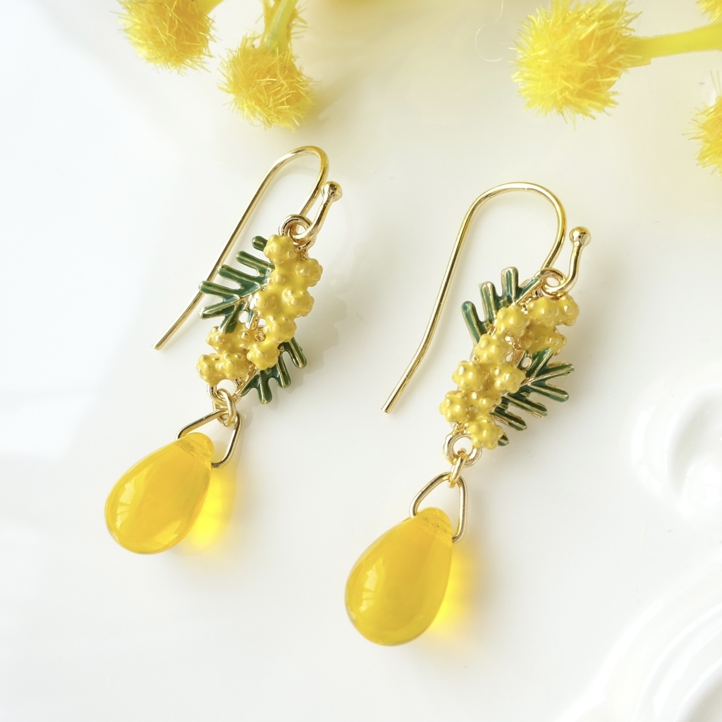 ミモザのドロップ・ピアス(イヤリングOK)