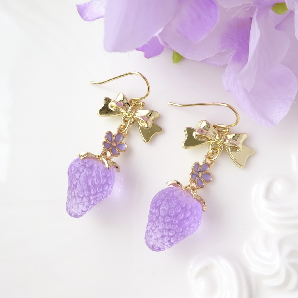 ラベンダーストロベリーピアス(イヤリングOK)