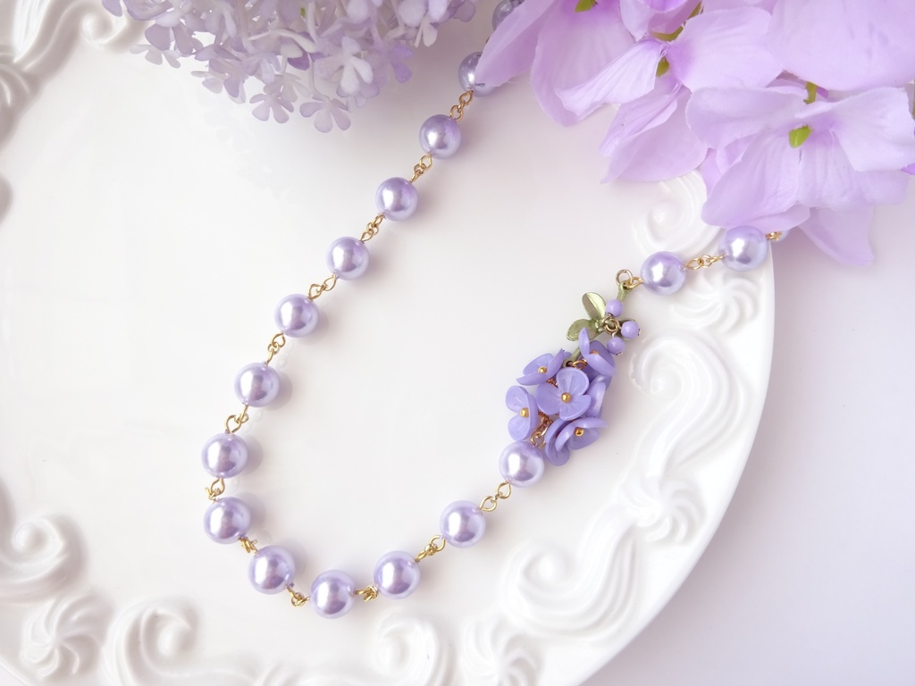 春スミレのネックレス