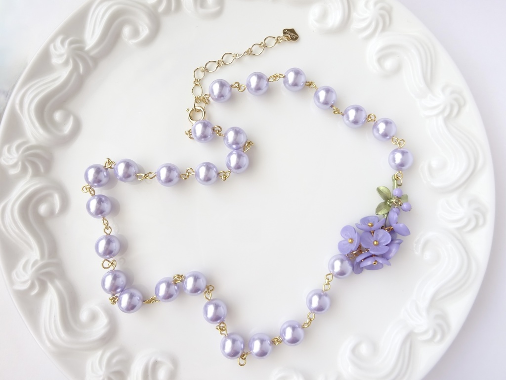 春スミレのネックレス