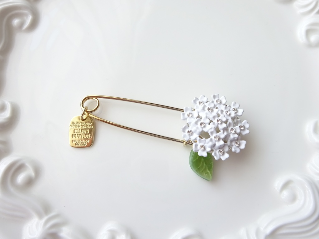 白紫陽花のストールピン