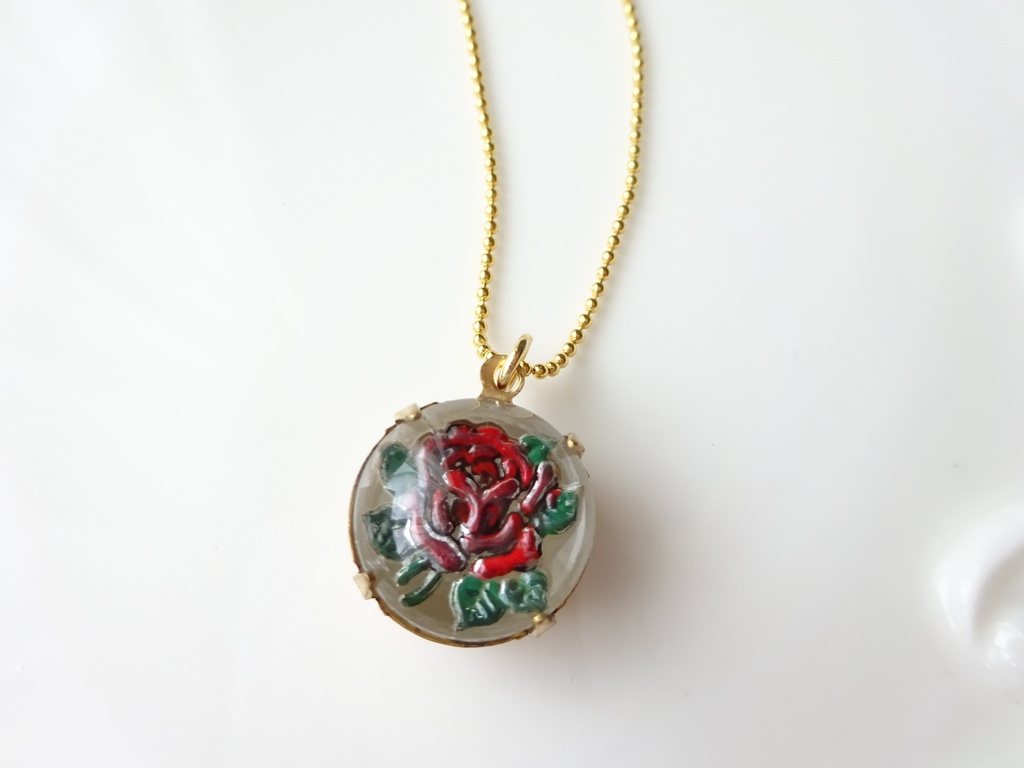 ヴィンテージ・赤薔薇のネックレス