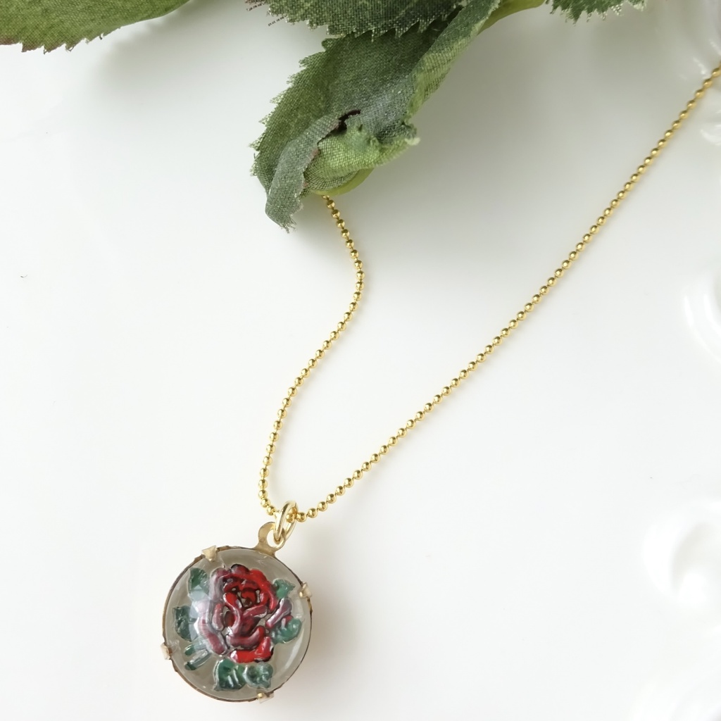 ヴィンテージ・赤薔薇のネックレス