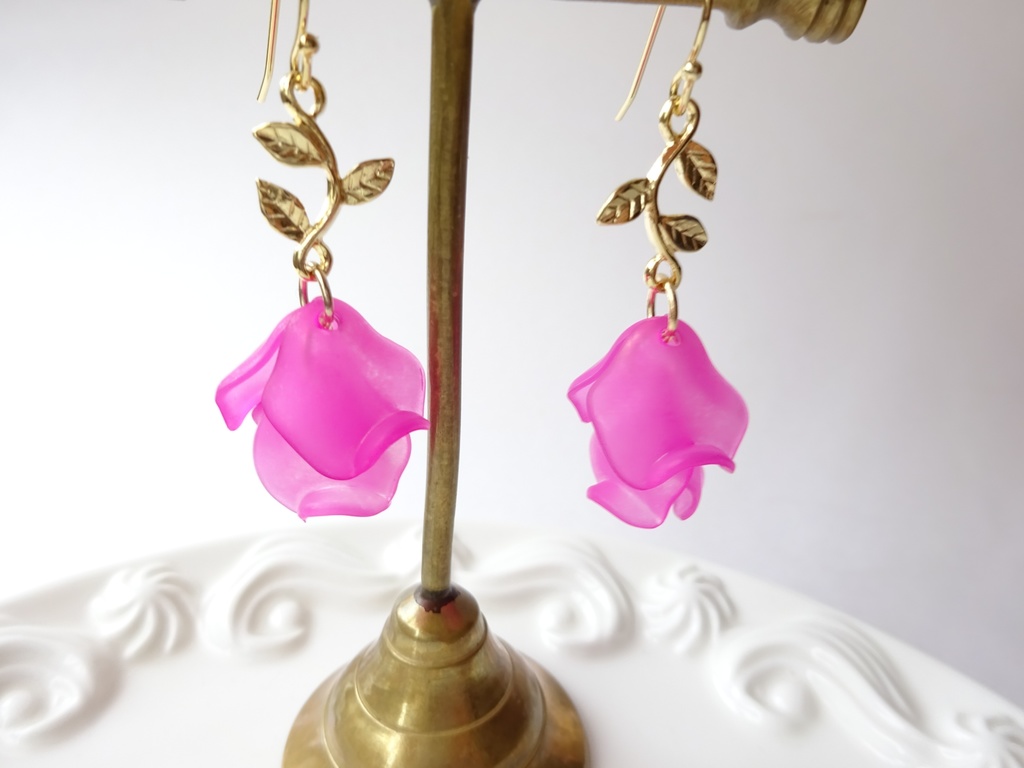 リトルローズ・フューシャピンク(イヤリングOK)