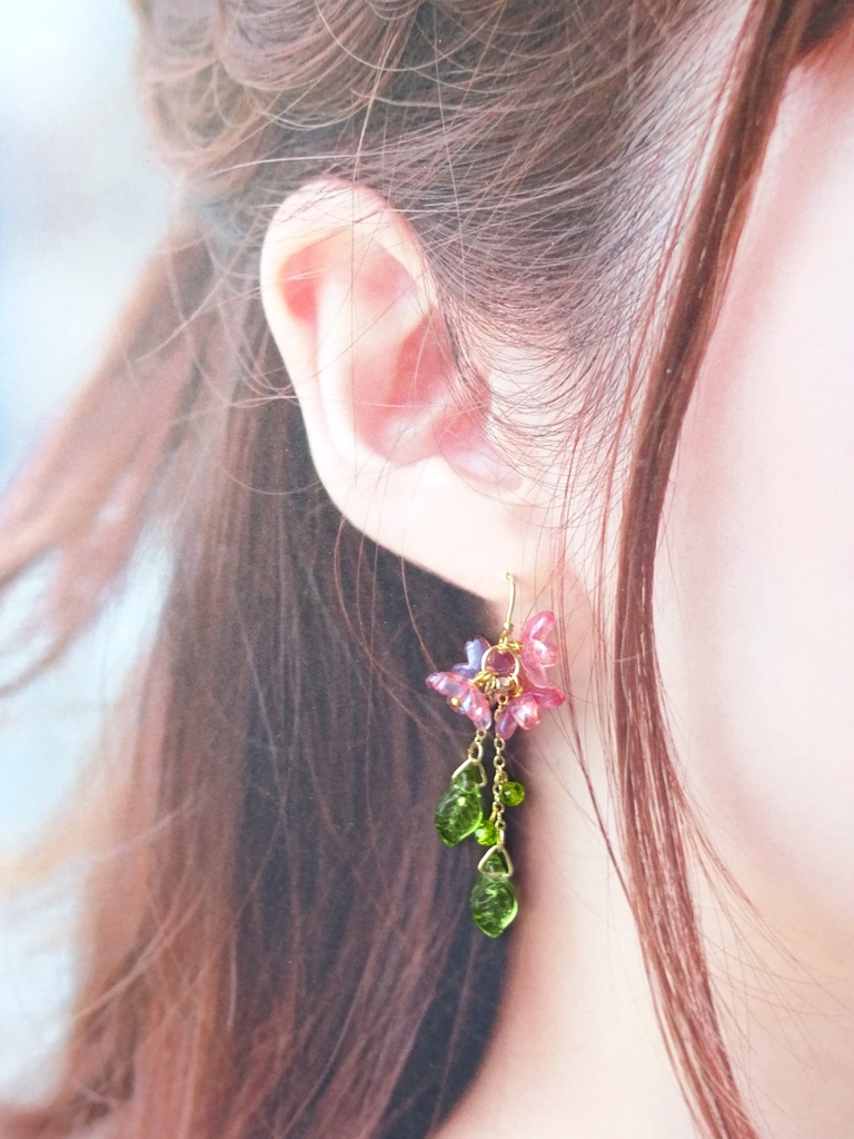 風に揺れる桜のピアス(イヤリングOK)