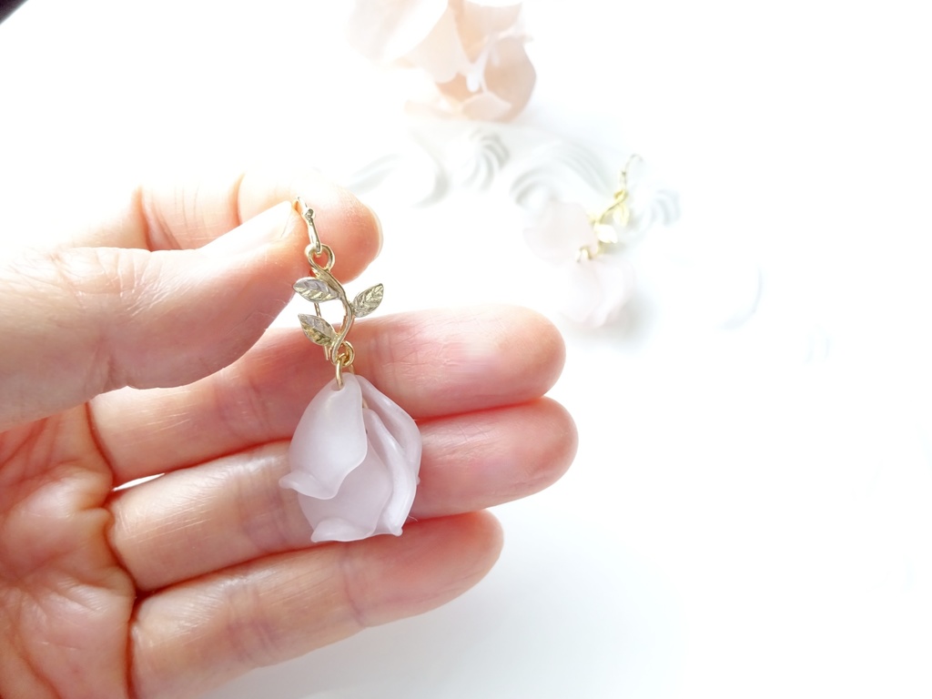 リトルローズ・くすみピンク(イヤリングOK)