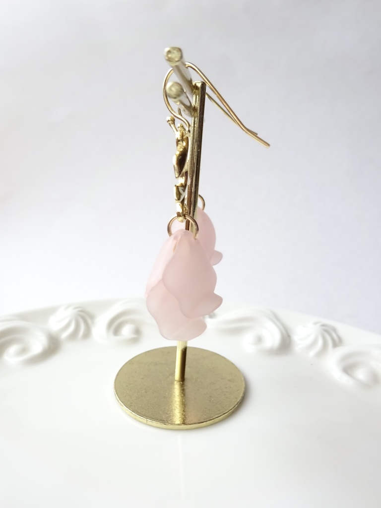 リトルローズ・くすみピンク(イヤリングOK)