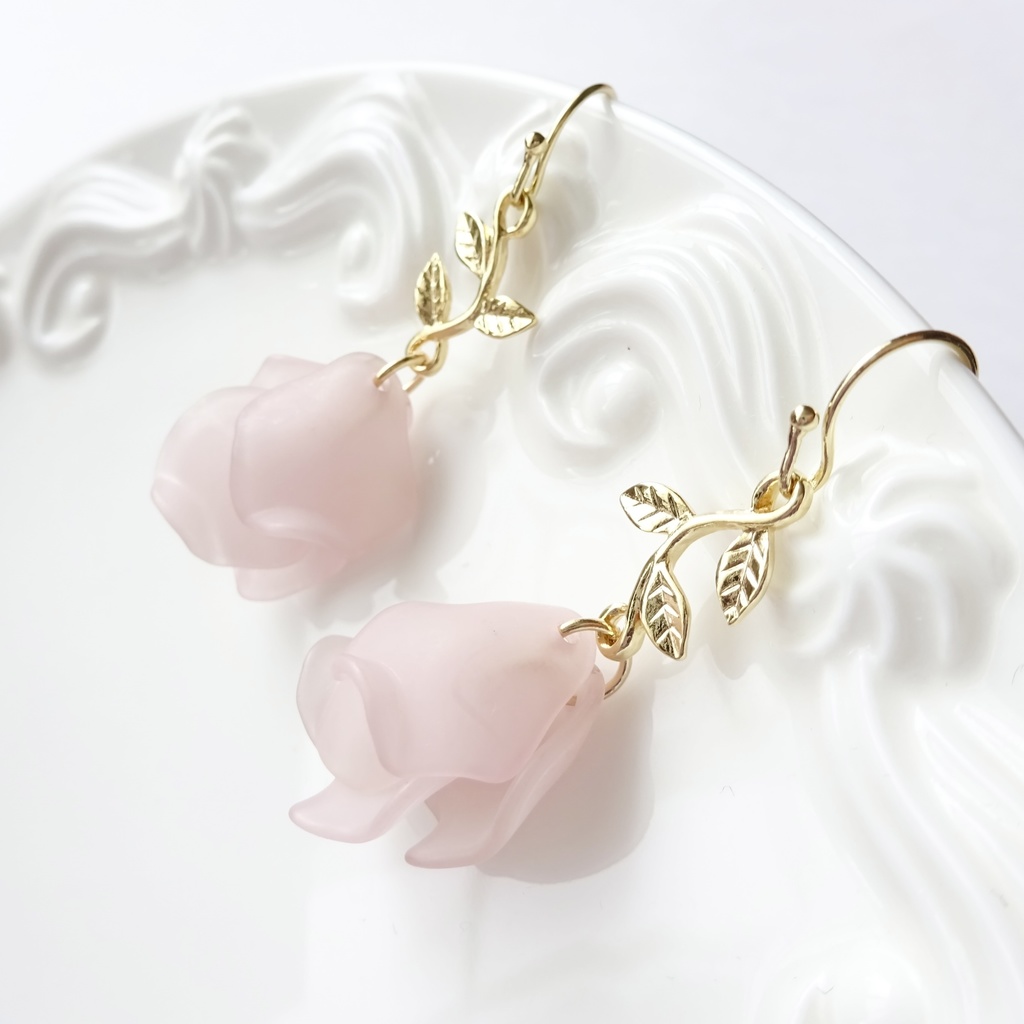 リトルローズ・くすみピンク(イヤリングOK)