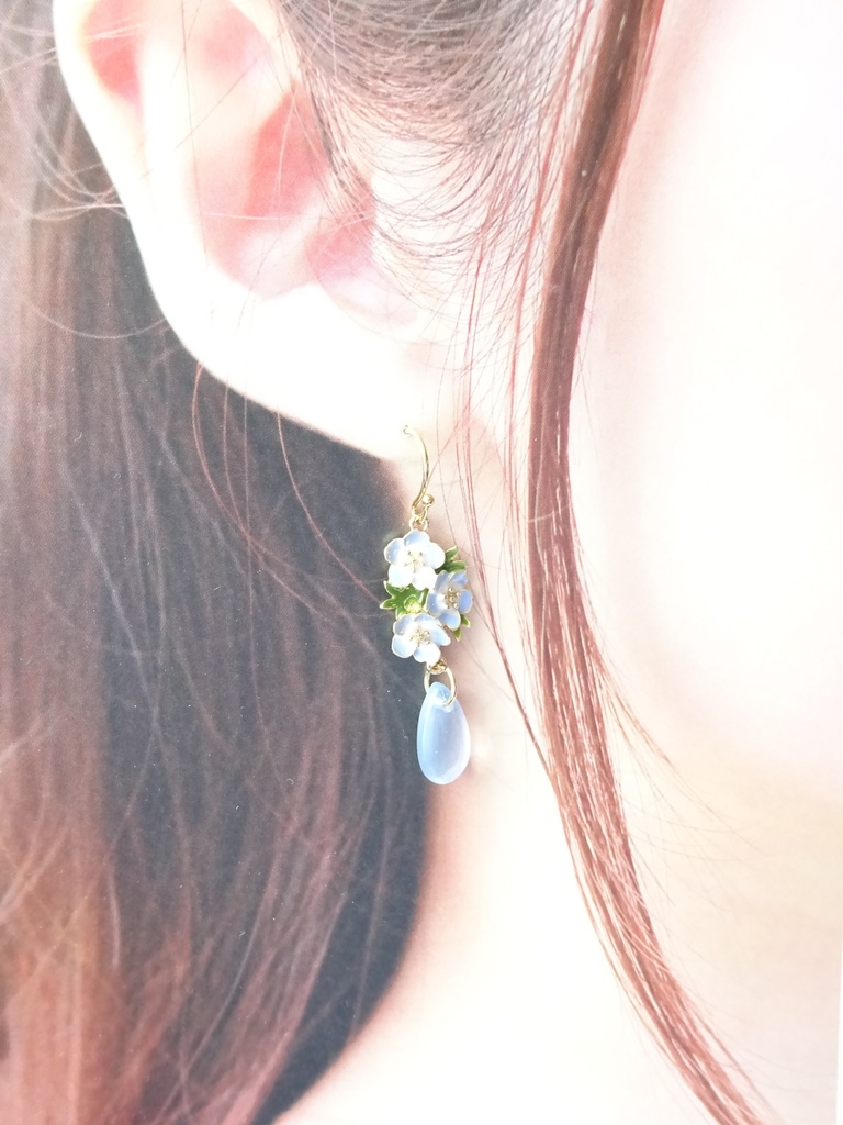 ネモフィラブーケのピアス(イヤリングOK)