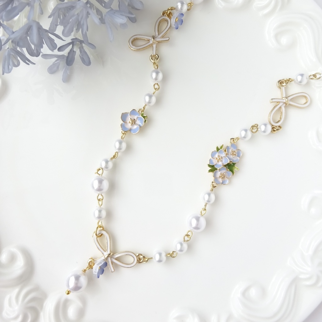 ネモフィラとリボンのネックレス