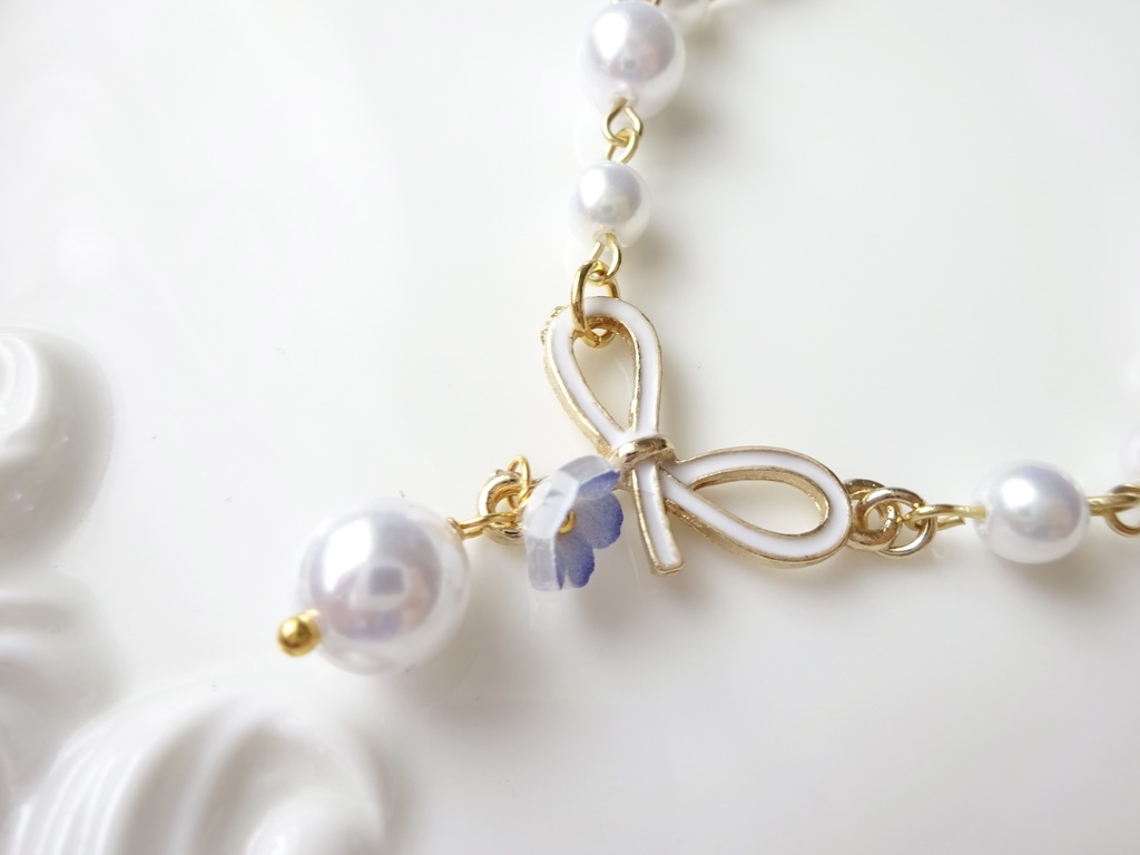 ネモフィラとリボンのネックレス