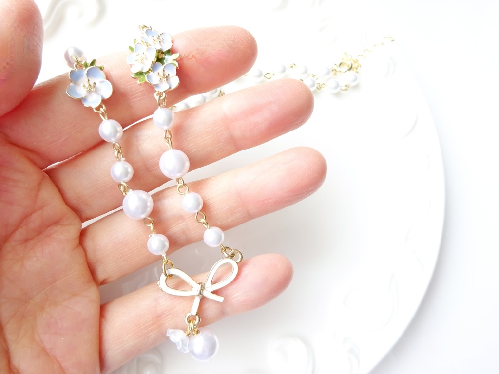 ネモフィラとリボンのネックレス