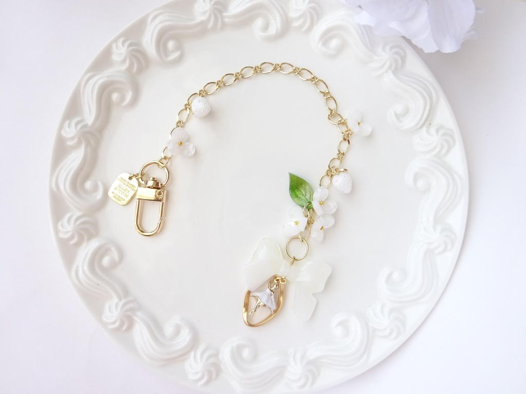 8/29発売*白い花とバレリーナのバッグチャーム