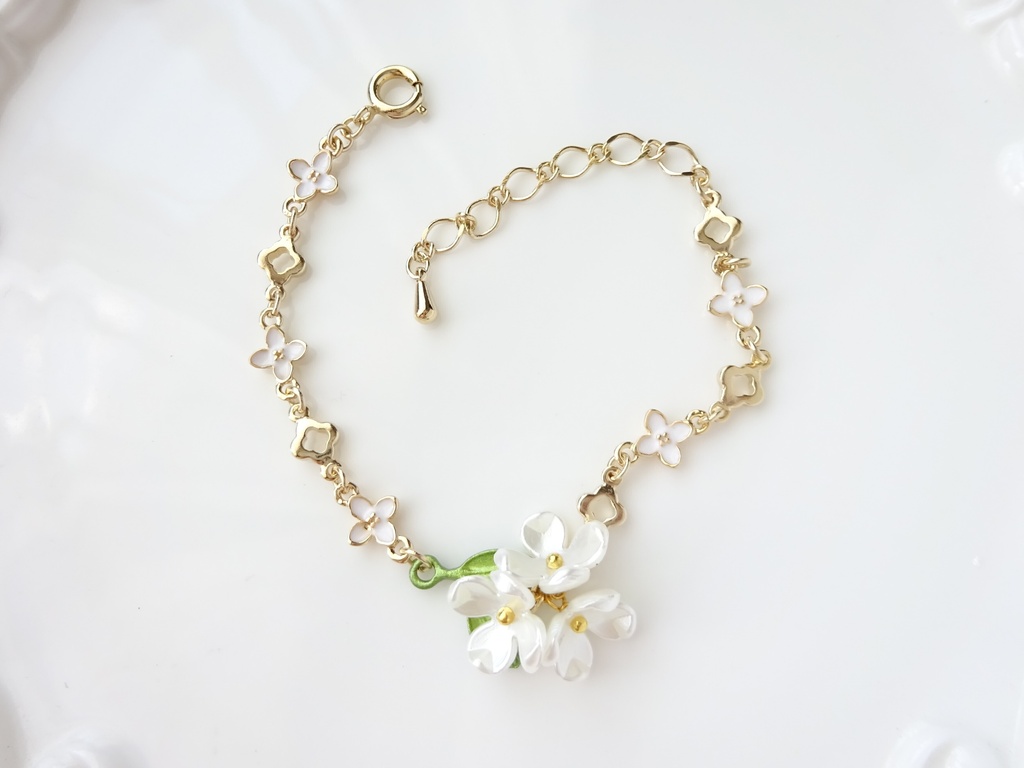 9/17発売*白紫陽花のブレスレット