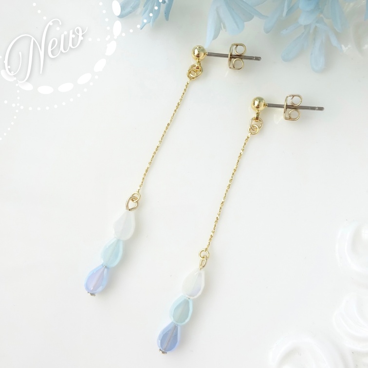 10/7発売＊レインドロップのピアス・水色(イヤリングOK)