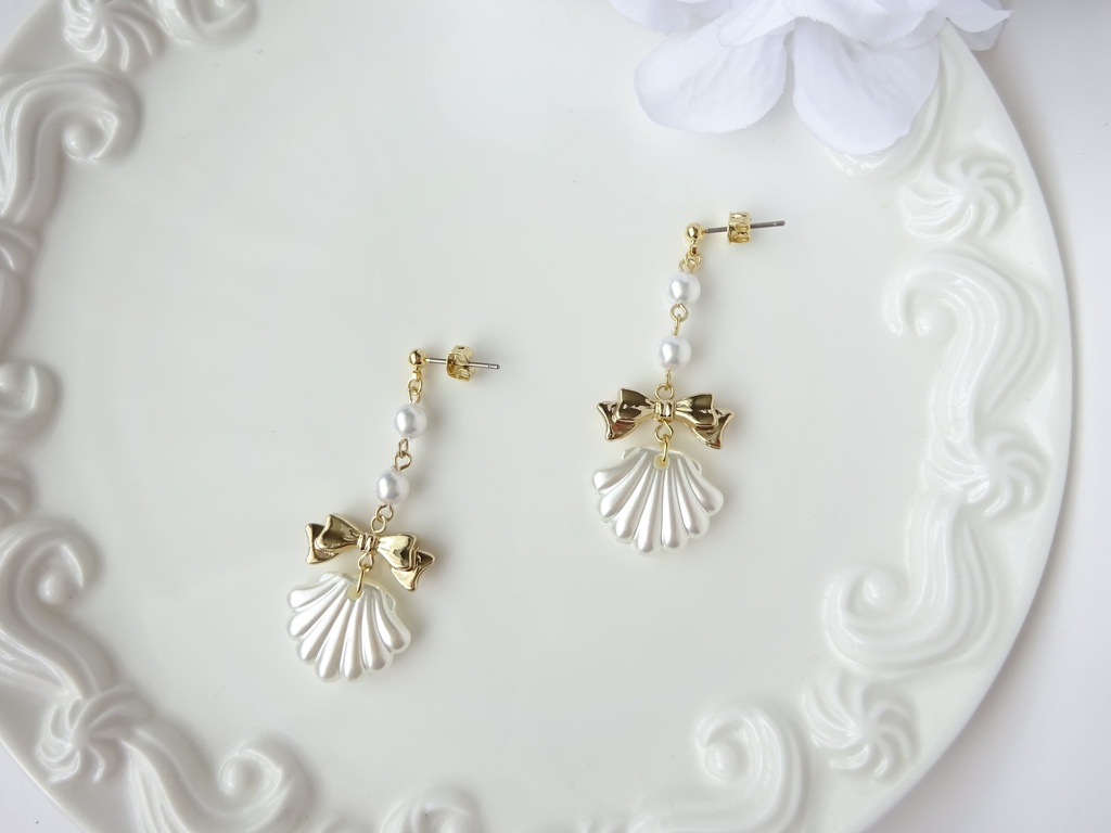10/12発売*シェルリボンピアス(イヤリングOK)