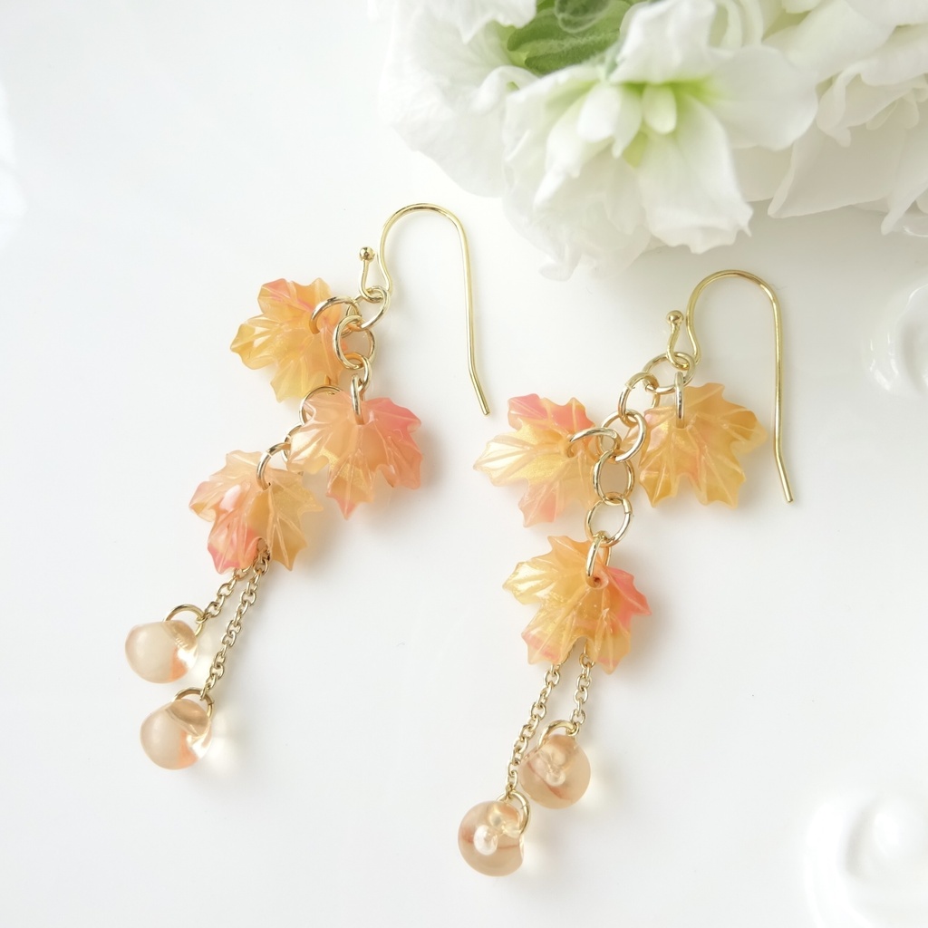 10/17発売*もみじのスイングピアス(イヤリングOK)