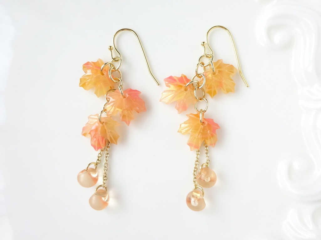 10/17発売*もみじのスイングピアス(イヤリングOK)