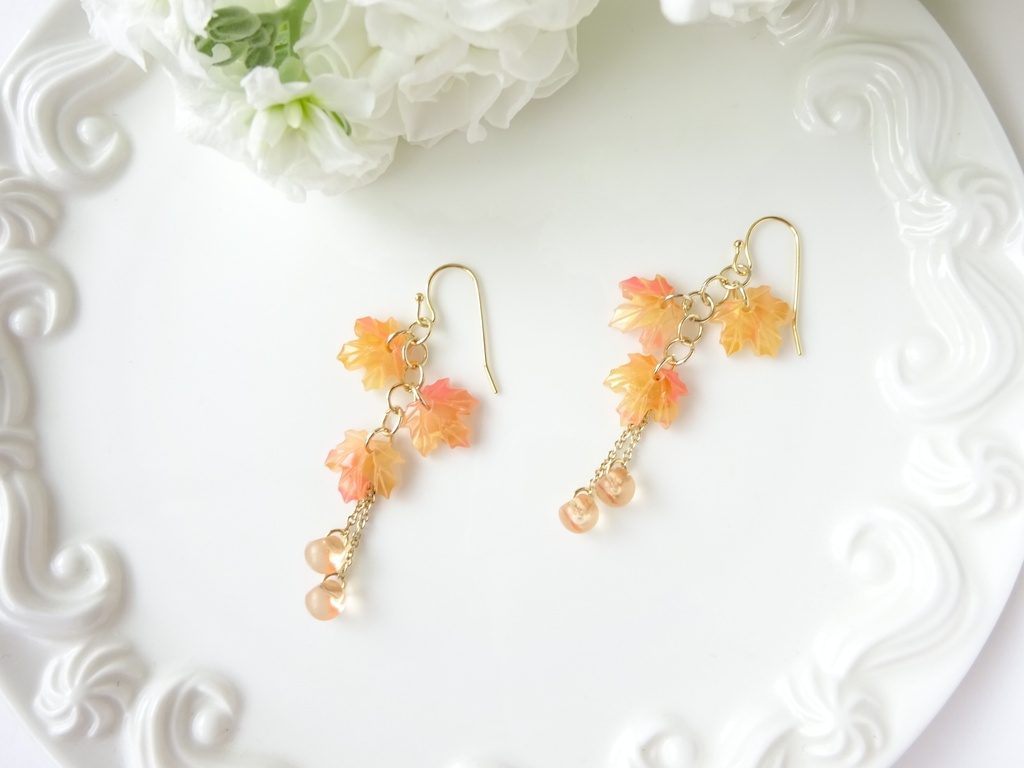 10/17発売*もみじのスイングピアス(イヤリングOK)