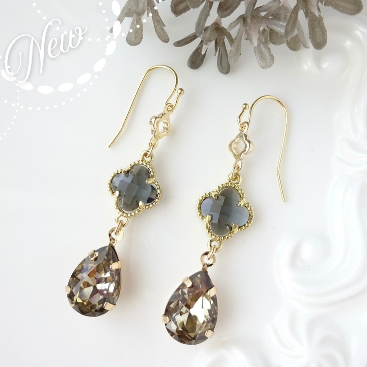 10/30発売＊クローバードロップ・黒×焦茶(イヤリングOK)