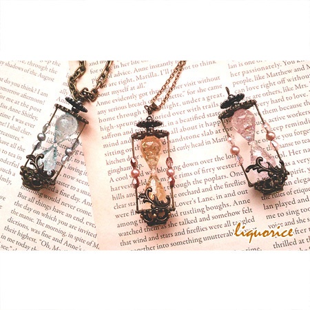 アンティーク砂時計のネックレス&キーホルダー(黄色)