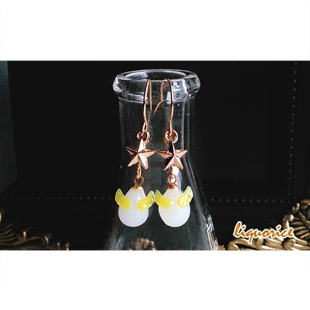 天使のたまごのピアス・イヤリング（白Ver）