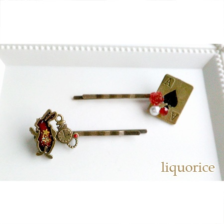 時計うさぎとトランプのヘアピン