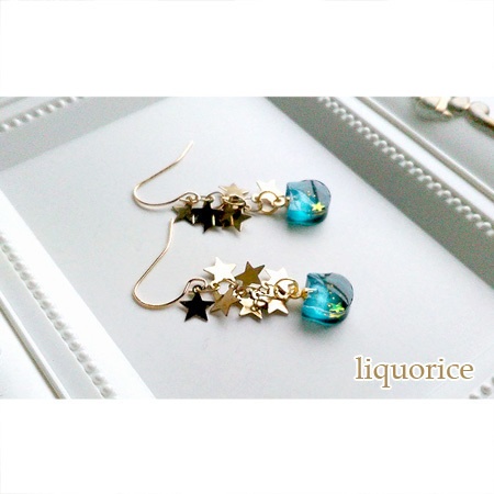 夜色猫と星のピアス・イヤリング(水色)